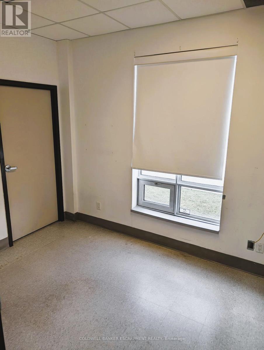 A/b - 10 Eastern Avenue, Halton Hills (Ac Acton), Ontario  L7J 0A5 - Photo 3 - W12191174