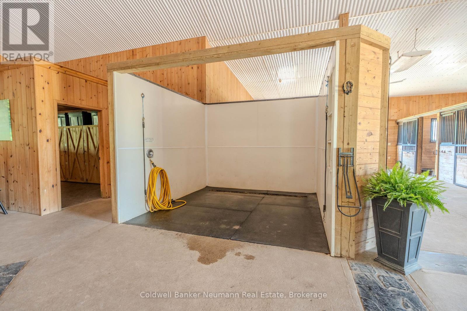 10553 Guelph Line, Milton, Ontario  L0P 1B0 - Photo 20 - W12250926