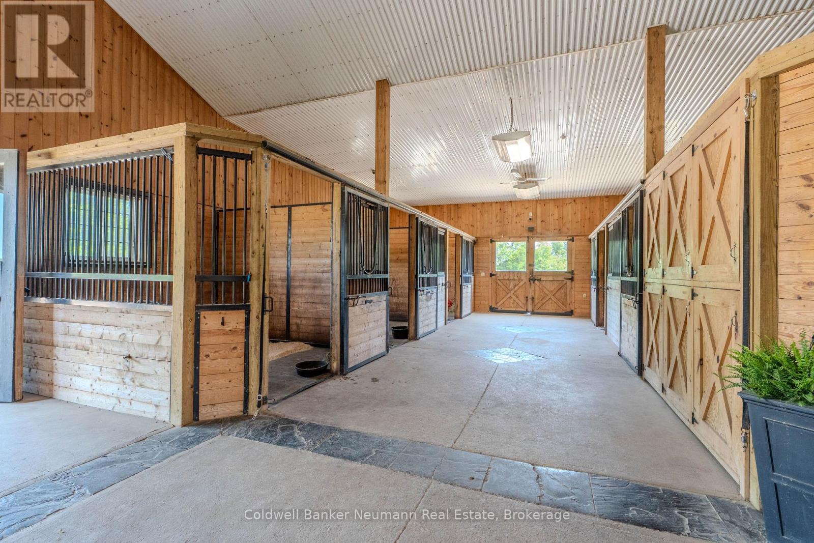 10553 Guelph Line, Milton, Ontario  L0P 1B0 - Photo 23 - W12250926