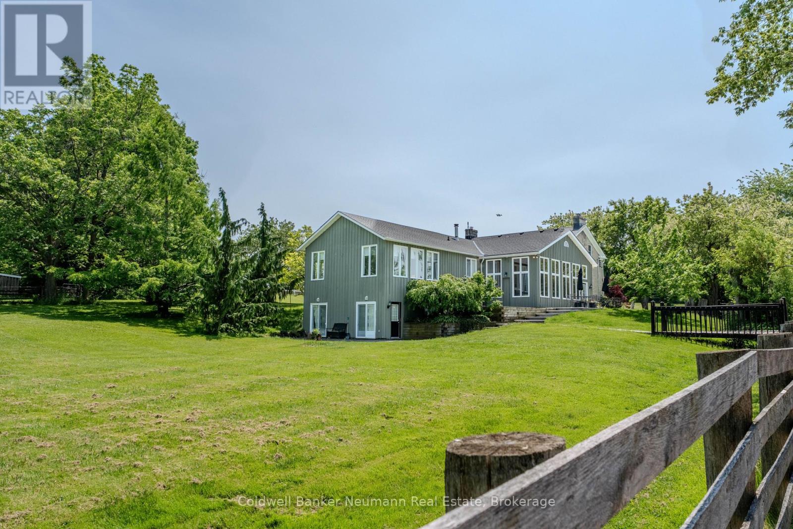 10553 Guelph Line, Milton, Ontario  L0P 1B0 - Photo 32 - W12250926