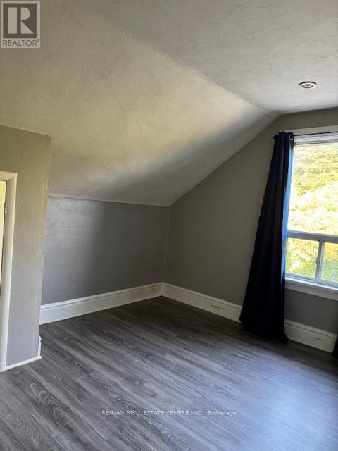 B - 2073 15 Side Road, Milton (Moffat), Ontario  L0P 1J0 - Photo 3 - W12309883