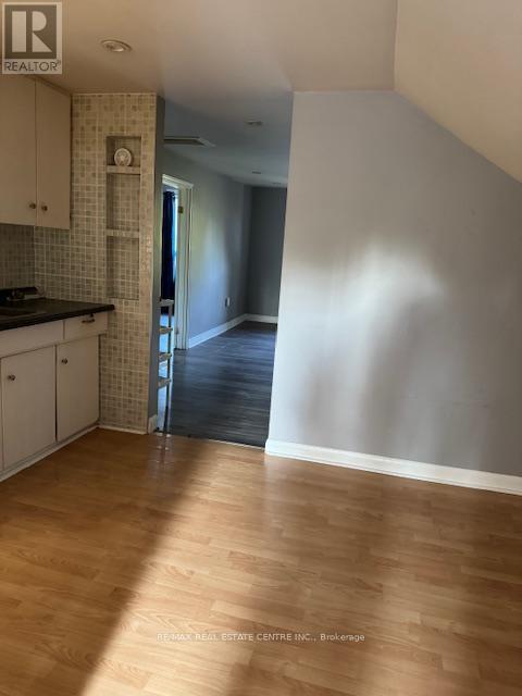 B - 2073 15 Side Road, Milton (Moffat), Ontario  L0P 1J0 - Photo 5 - W12309883