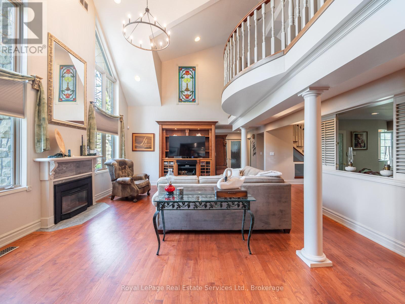 6 Turtle Lake Drive, Halton Hills (Rural Halton Hills), Ontario  L7J 2W7 - Photo 11 - W12310113