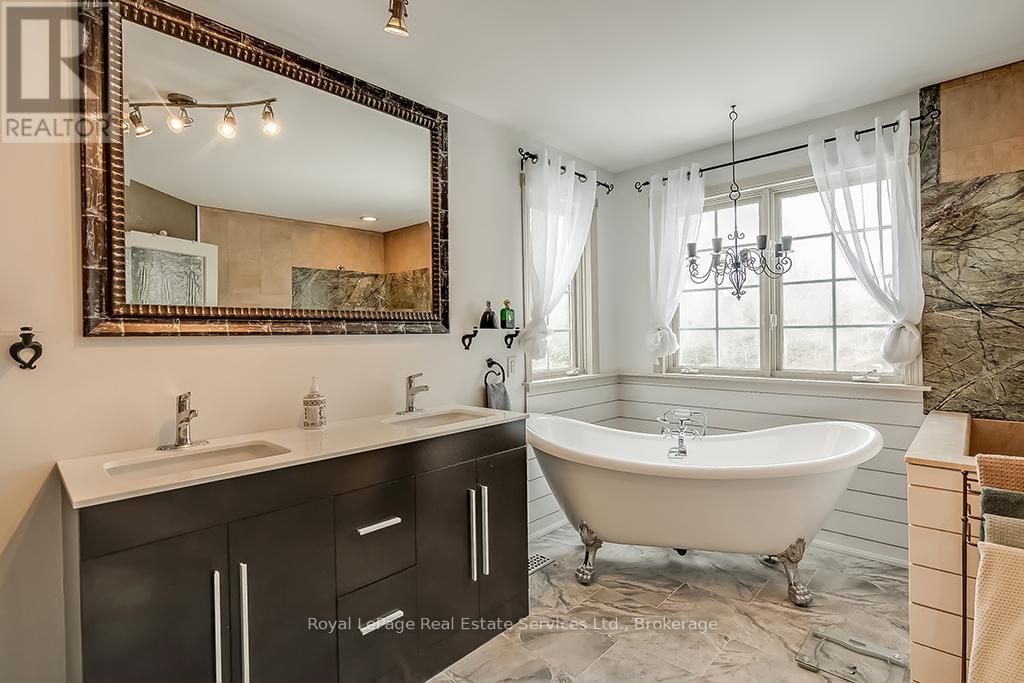 6 Turtle Lake Drive, Halton Hills (Rural Halton Hills), Ontario  L7J 2W7 - Photo 25 - W12310113