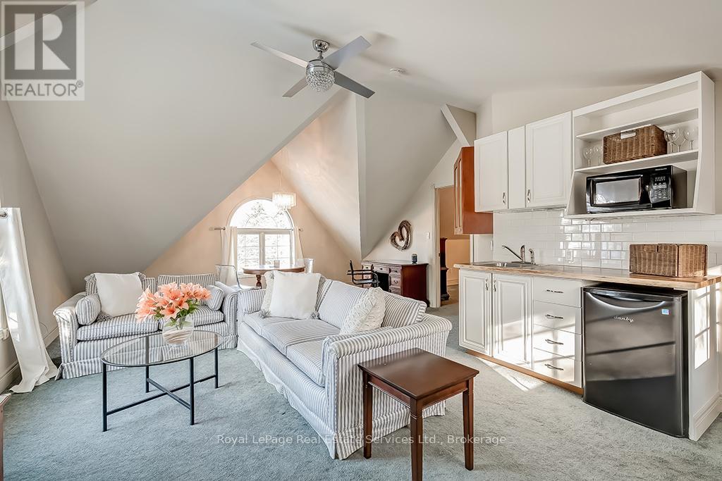 6 Turtle Lake Drive, Halton Hills (Rural Halton Hills), Ontario  L7J 2W7 - Photo 32 - W12310113