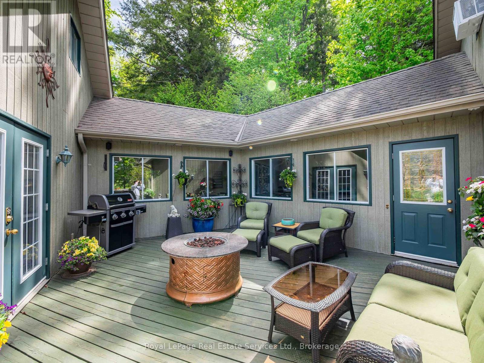 6 Turtle Lake Drive, Halton Hills (Rural Halton Hills), Ontario  L7J 2W7 - Photo 7 - W12310113