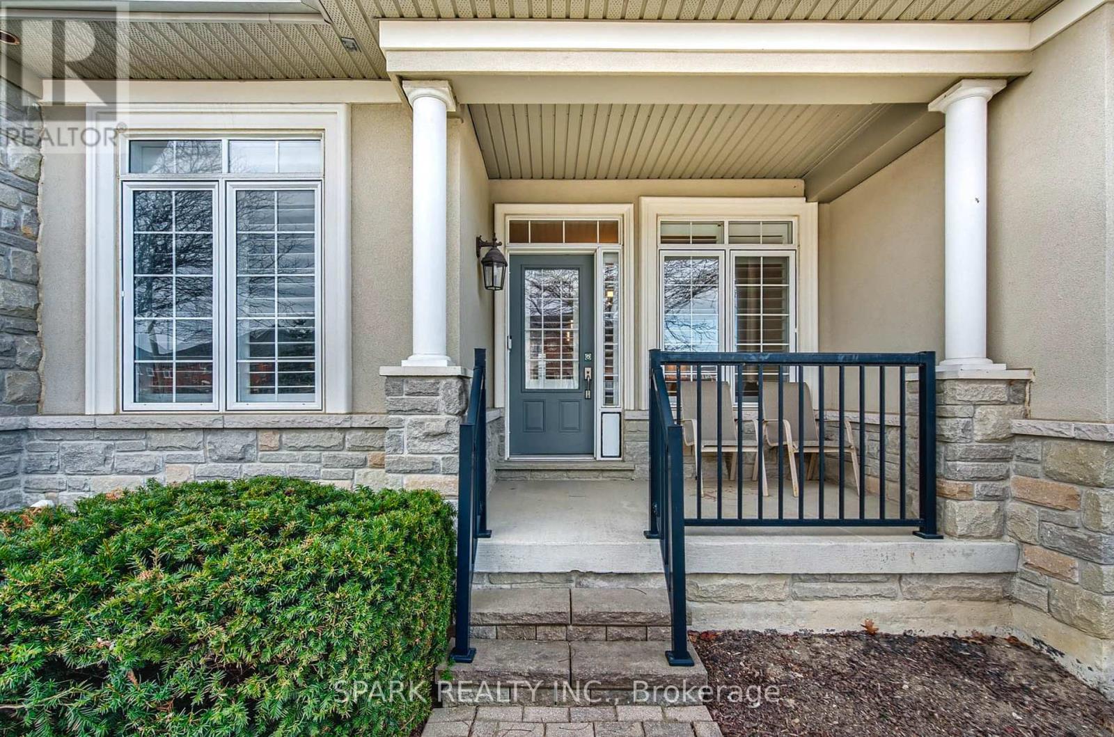 38 Garrison Square, Halton Hills (Georgetown), Ontario  L7G 0B9 - Photo 8 - W12327423