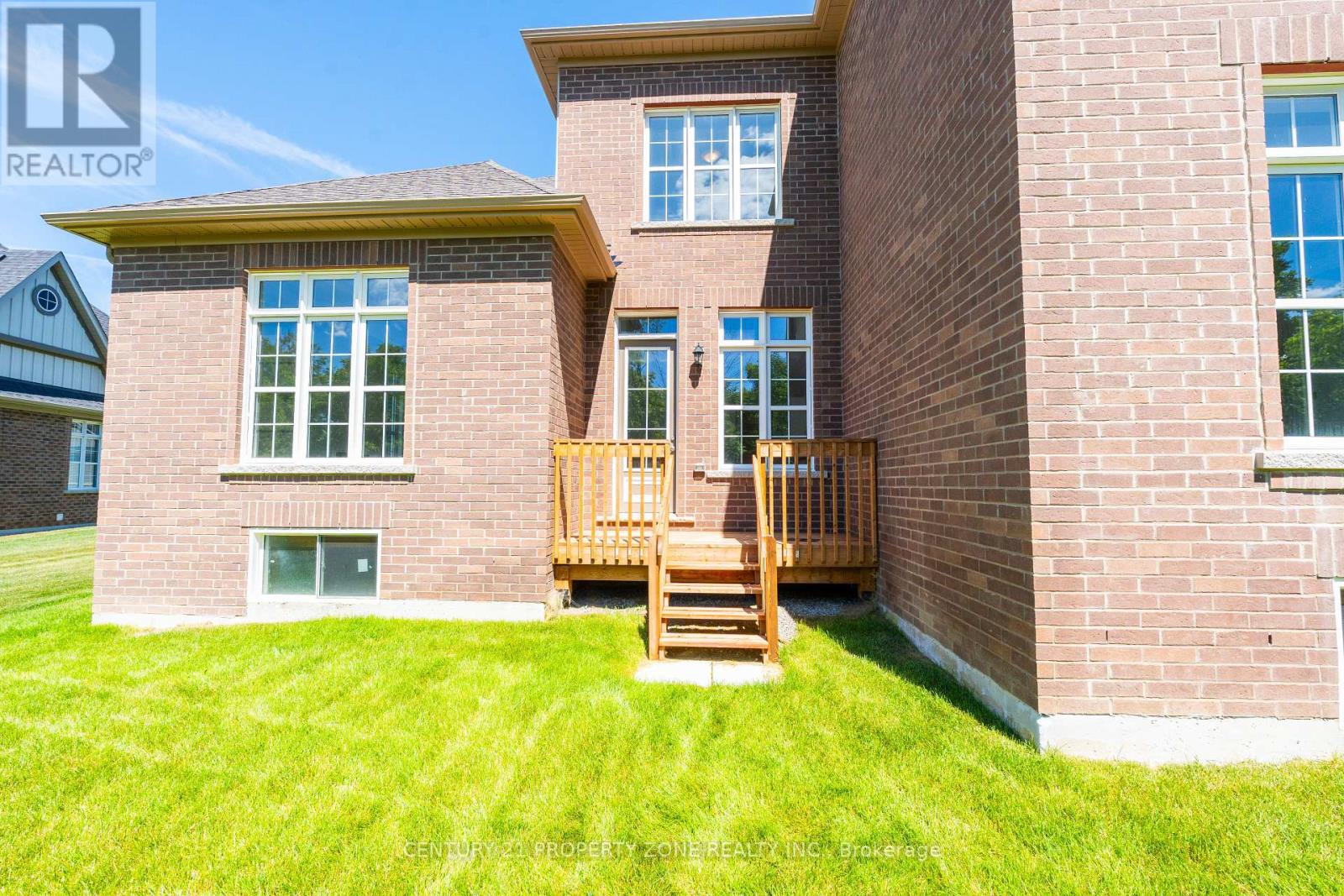 27 Gamble Street, Halton Hills (Glen Williams), Ontario  L7G 0P3 - Photo 46 - W12351157