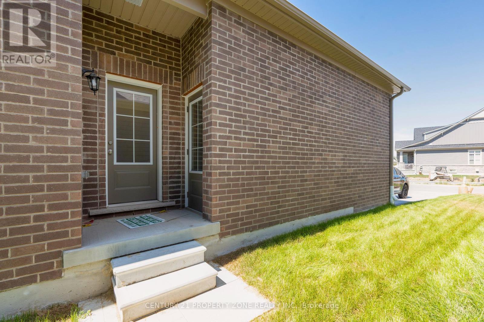 27 Gamble Street, Halton Hills (Glen Williams), Ontario  L7G 0P3 - Photo 47 - W12351157