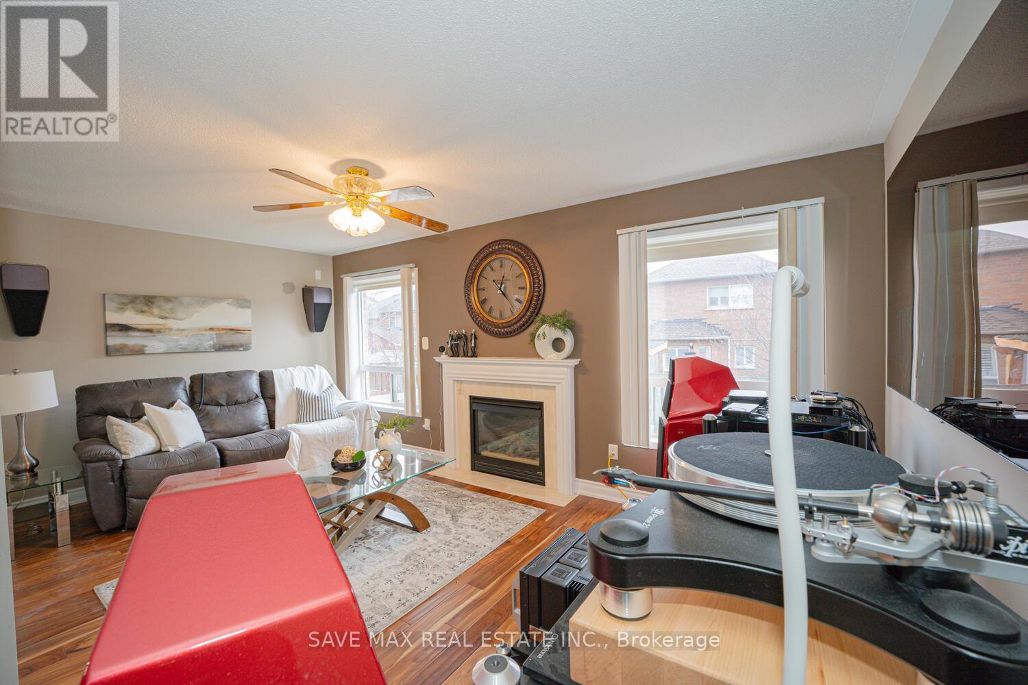 82 Belmont Boulevard, Halton Hills (Georgetown), Ontario  L7G 6E7 - Photo 12 - W12354649