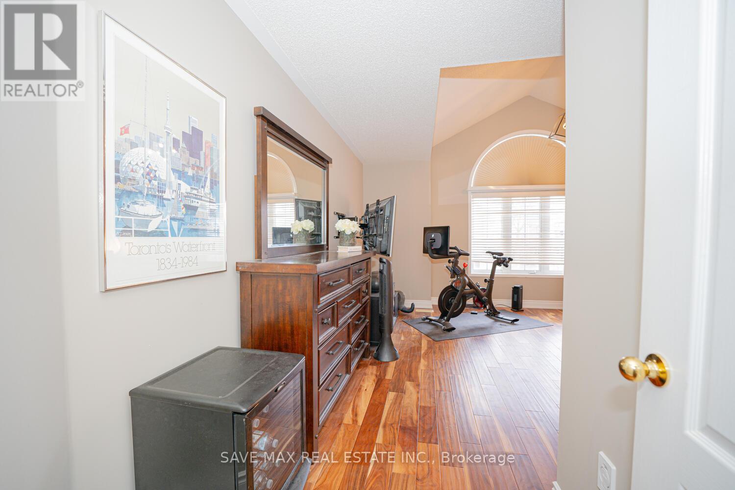 82 Belmont Boulevard, Halton Hills (Georgetown), Ontario  L7G 6E7 - Photo 18 - W12354649