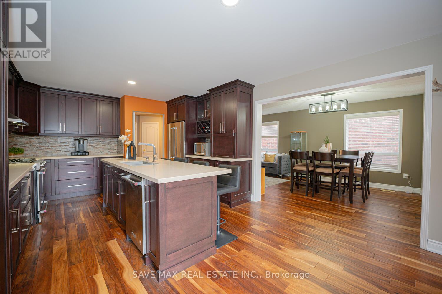 82 Belmont Boulevard, Halton Hills (Georgetown), Ontario  L7G 6E7 - Photo 6 - W12354649