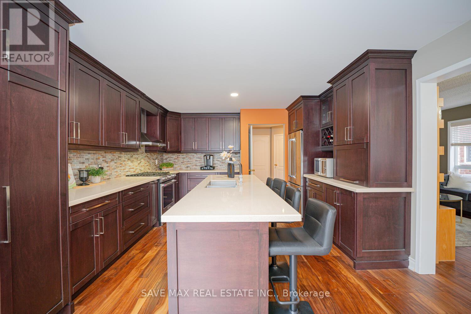 82 Belmont Boulevard, Halton Hills (Georgetown), Ontario  L7G 6E7 - Photo 7 - W12354649