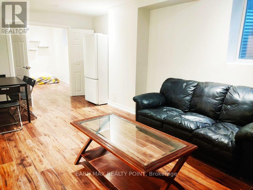 4 Stone Street, Halton Hills (Georgetown), Ontario  L7G 5W6 - Photo 8 - W12359560