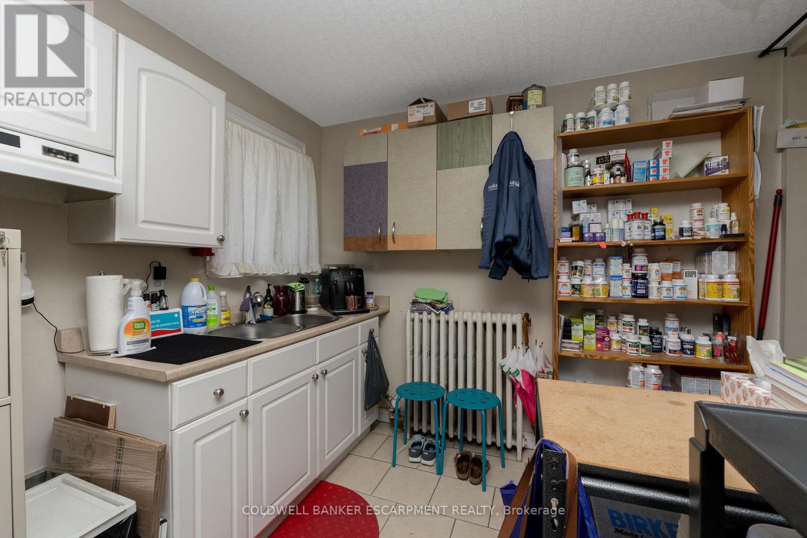 20 Mill Street E, Halton Hills (Ac Acton), Ontario  L7J 1G9 - Photo 18 - W12369565