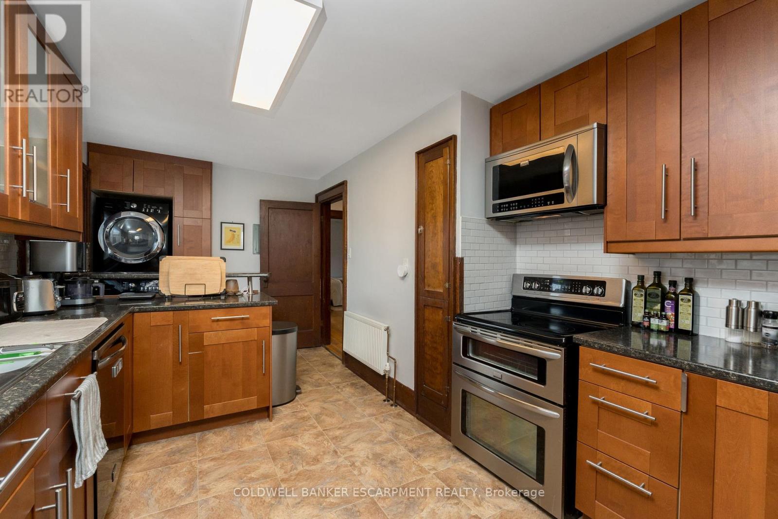 20 Mill Street E, Halton Hills (Ac Acton), Ontario  L7J 1G9 - Photo 33 - W12369565