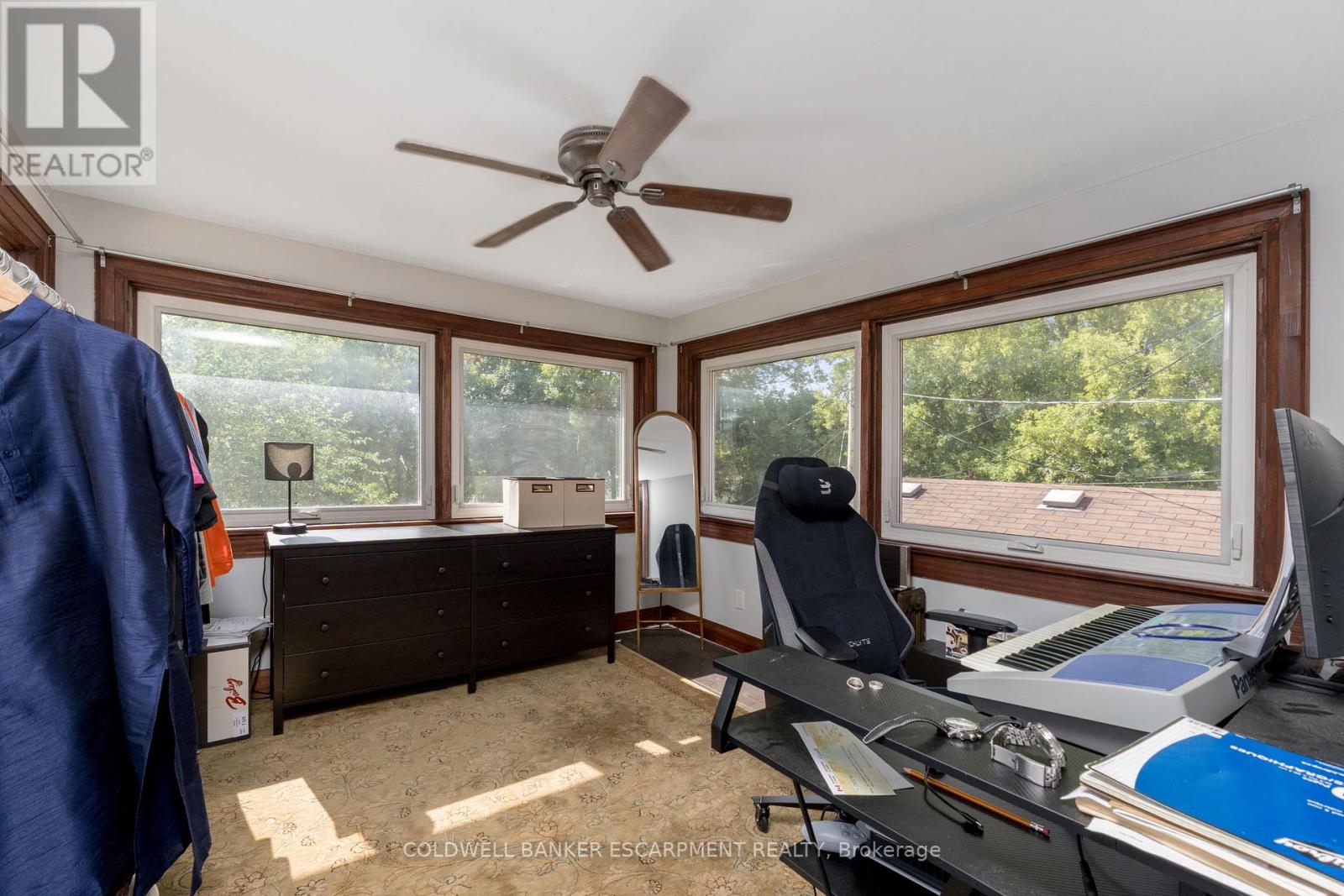 20 Mill Street E, Halton Hills (Ac Acton), Ontario  L7J 1G9 - Photo 40 - W12369565