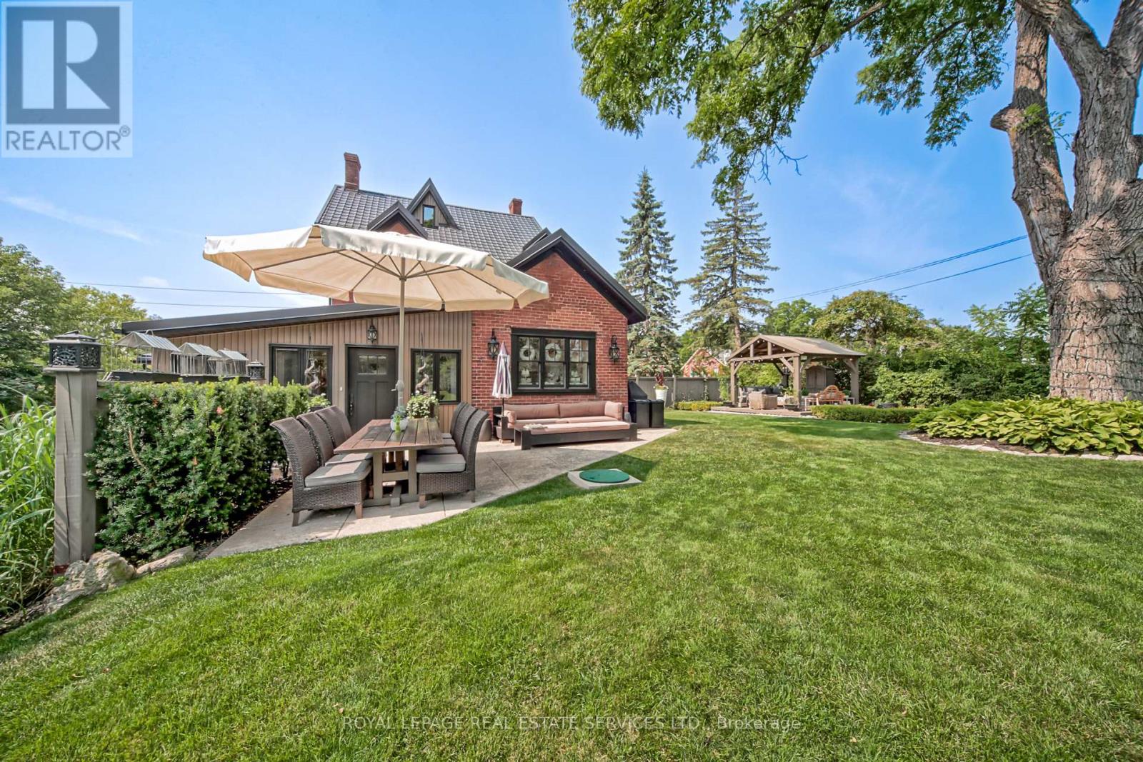 11 Main Street S, Milton (Campbellville), Ontario  L0P 1B0 - Photo 34 - W12376711