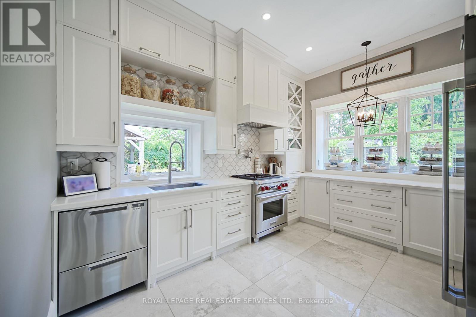 11 Main Street S, Milton (Campbellville), Ontario  L0P 1B0 - Photo 7 - W12376711