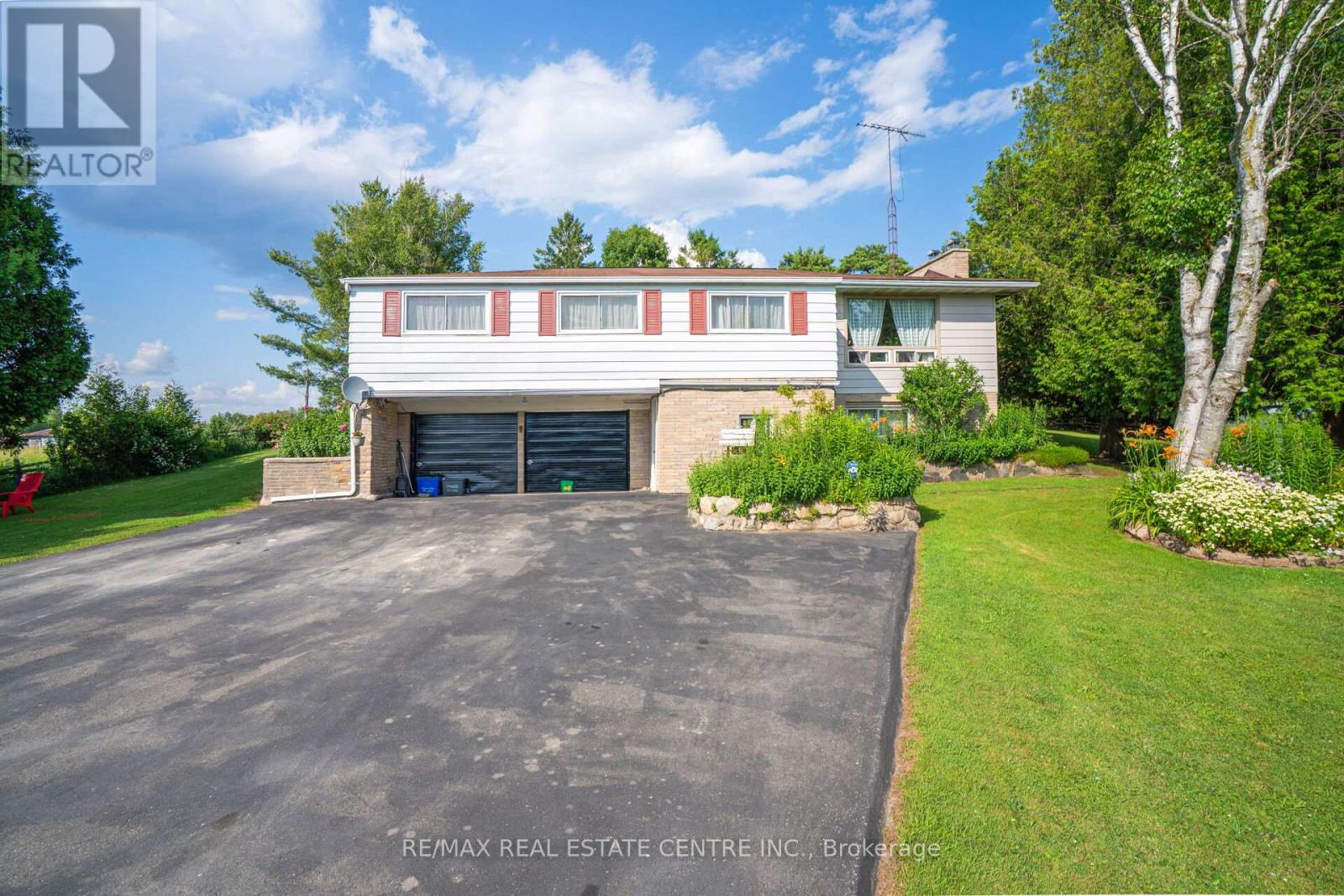 5183 First Line, Erin, Ontario  L7J 2L9 - Photo 2 - X12382222