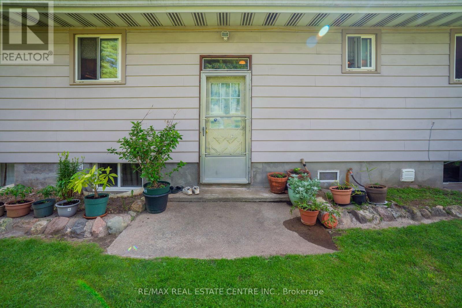 5183 First Line, Erin, Ontario  L7J 2L9 - Photo 3 - X12382222