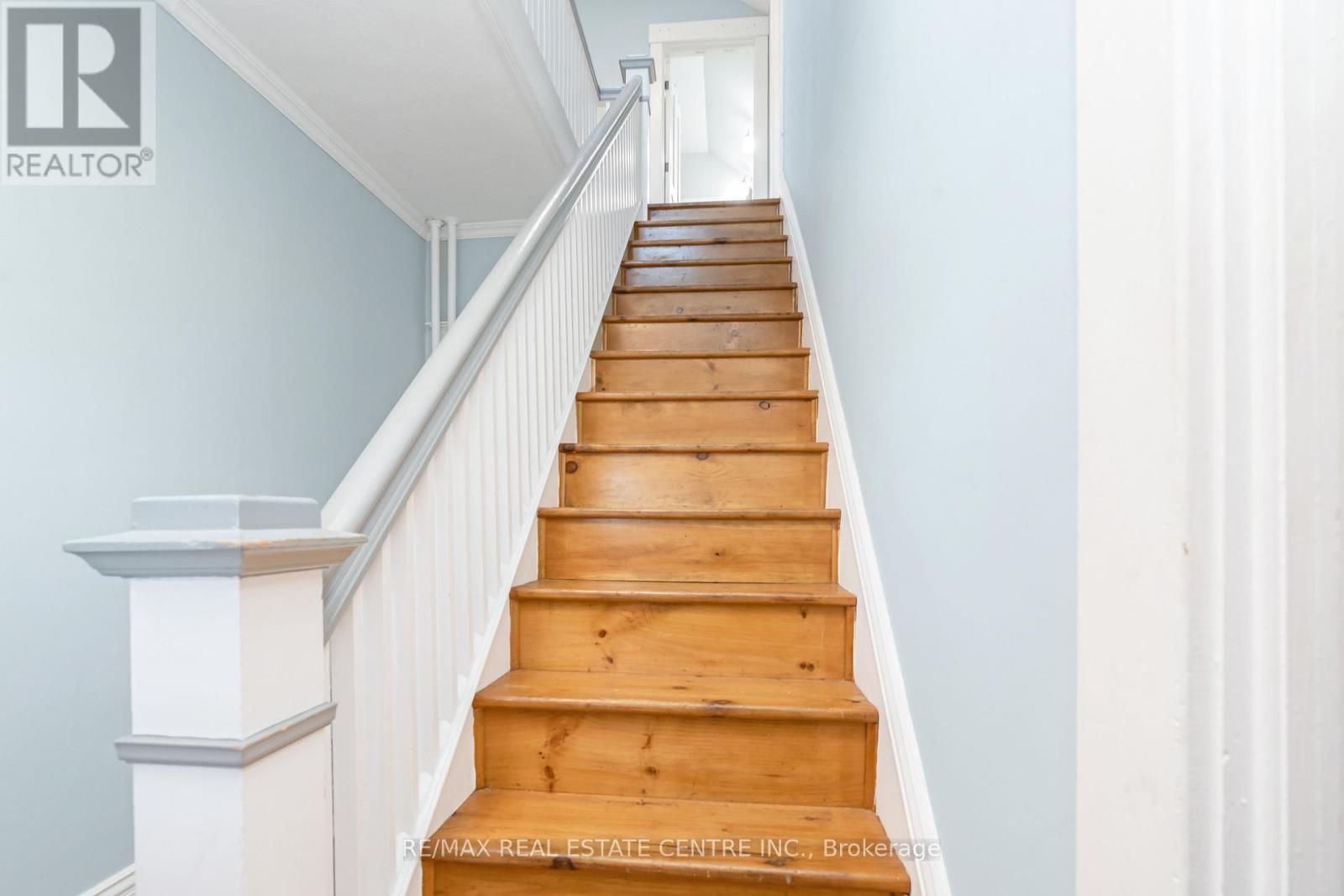 90 Main Street, Milton (Campbellville), Ontario  L0P 1B0 - Photo 20 - W12383228