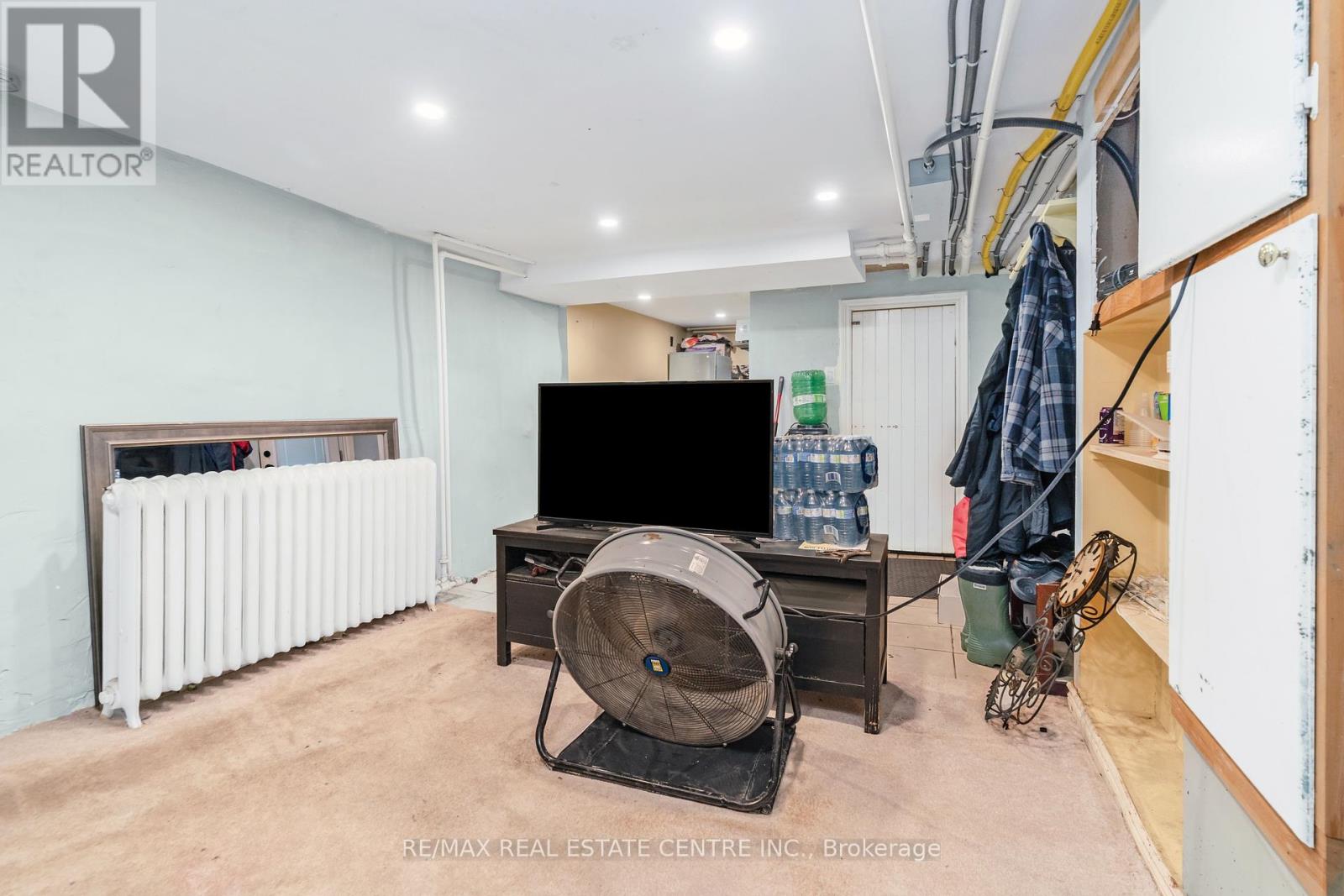 90 Main Street, Milton (Campbellville), Ontario  L0P 1B0 - Photo 38 - W12383228