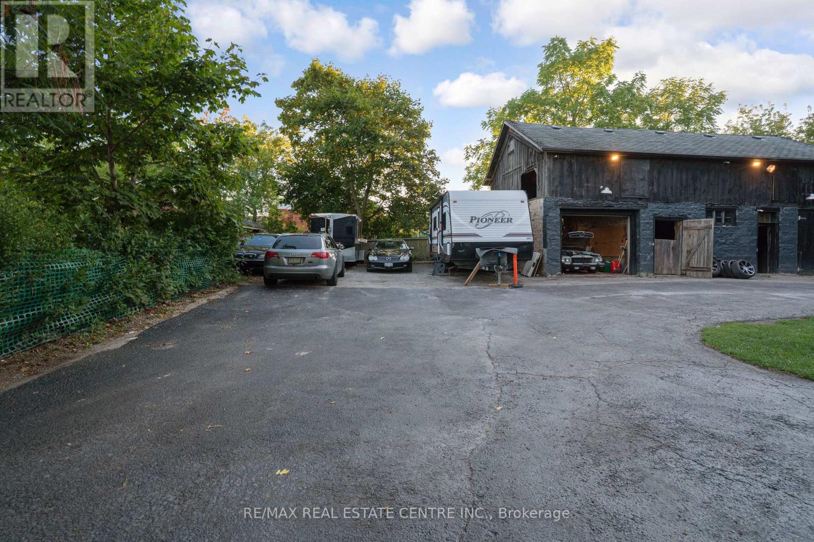 90 Main Street, Milton (Campbellville), Ontario  L0P 1B0 - Photo 46 - W12383228