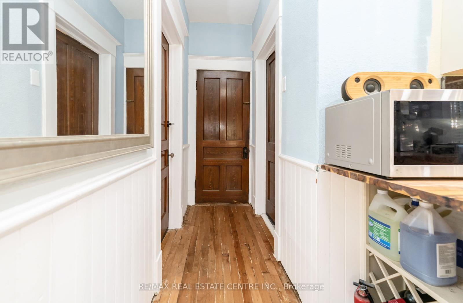 90 Main Street, Milton (Campbellville), Ontario  L0P 1B0 - Photo 6 - W12383228