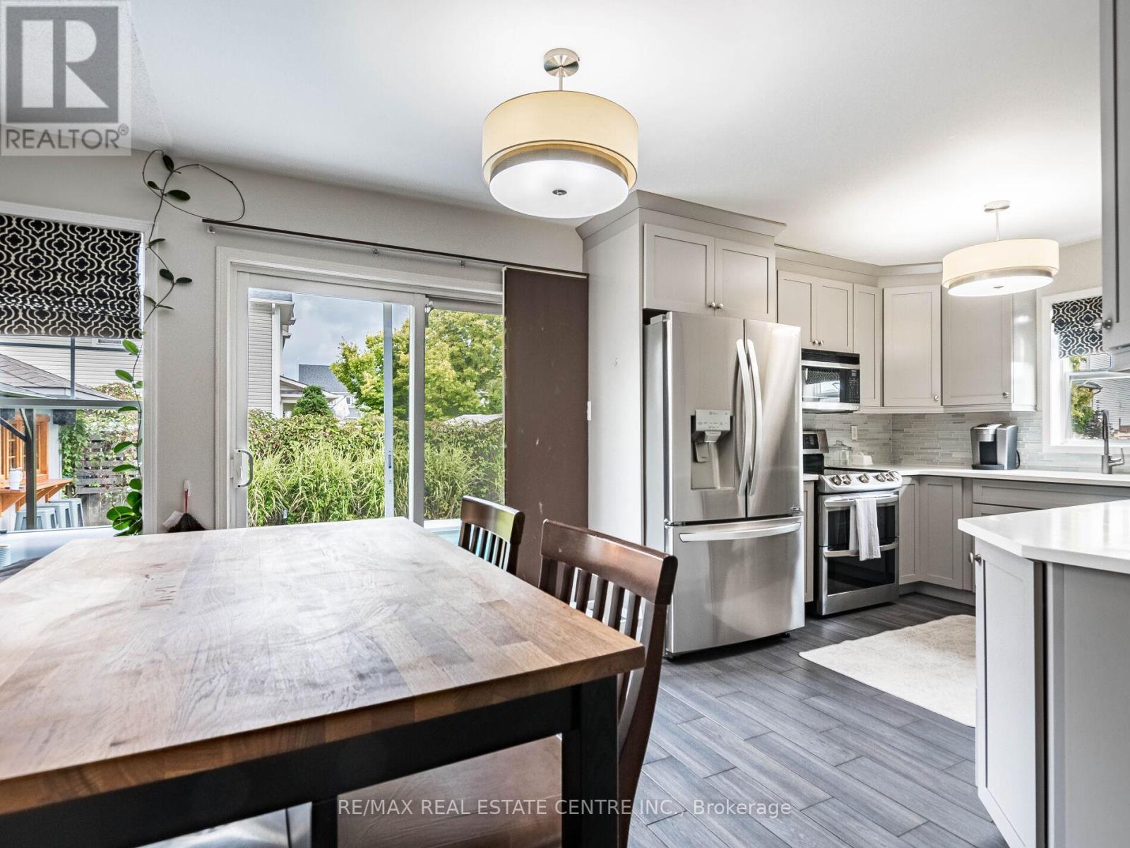 34 Hurst Street, Halton Hills (Ac Acton), Ontario  L7J 2Z8 - Photo 11 - W12386519
