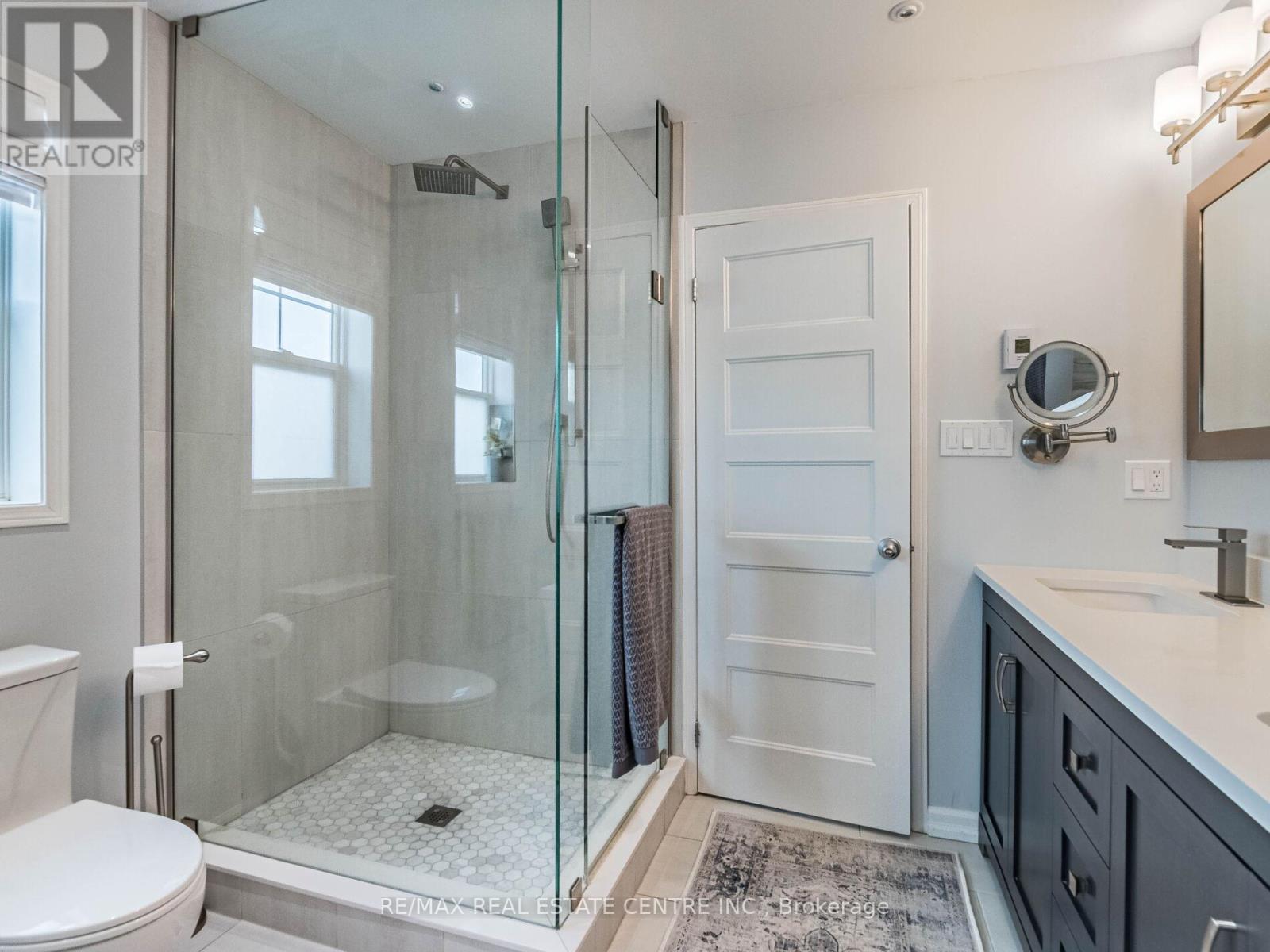 34 Hurst Street, Halton Hills (Ac Acton), Ontario  L7J 2Z8 - Photo 17 - W12386519