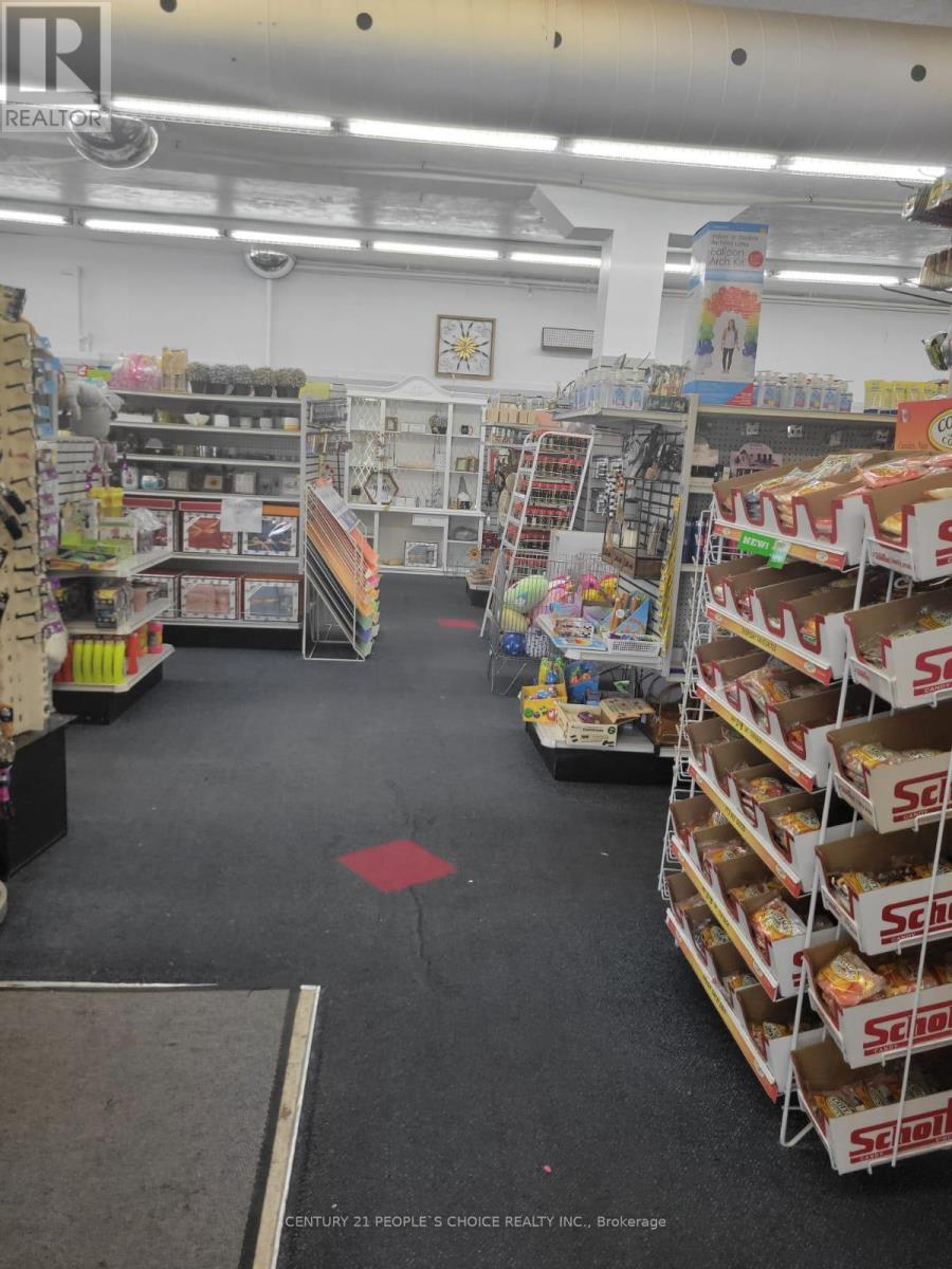 8 Main Street N, Halton Hills (Ac Acton), Ontario  L7J 1W1 - Photo 19 - W12390034