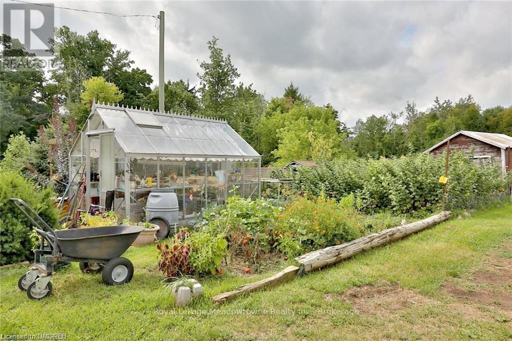 225/269 Campbell Avenue E, Milton (Campbellville), Ontario  L0P 1B0 - Photo 17 - W12392237