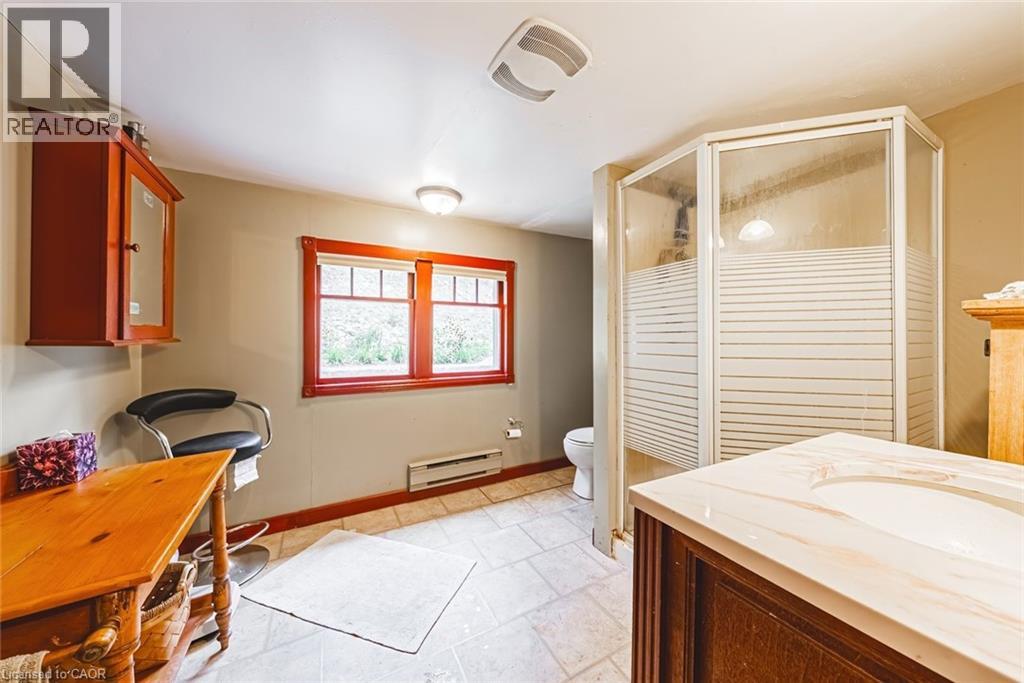 327 Campbell Avenue E, Halton, Ontario  L0P 1B0 - Photo 10 - 40768055