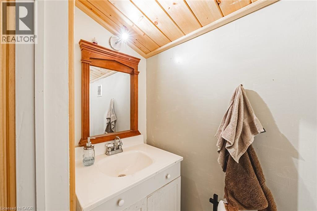 327 Campbell Avenue E, Halton, Ontario  L0P 1B0 - Photo 18 - 40768055