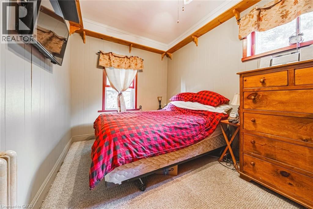 327 Campbell Avenue E, Halton, Ontario  L0P 1B0 - Photo 9 - 40768055