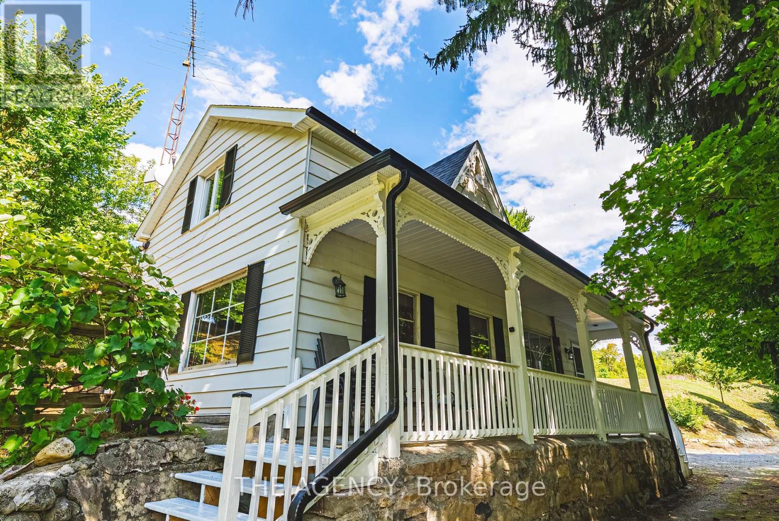 327 CAMPBELL AVENUE E, milton (campbellville), Ontario