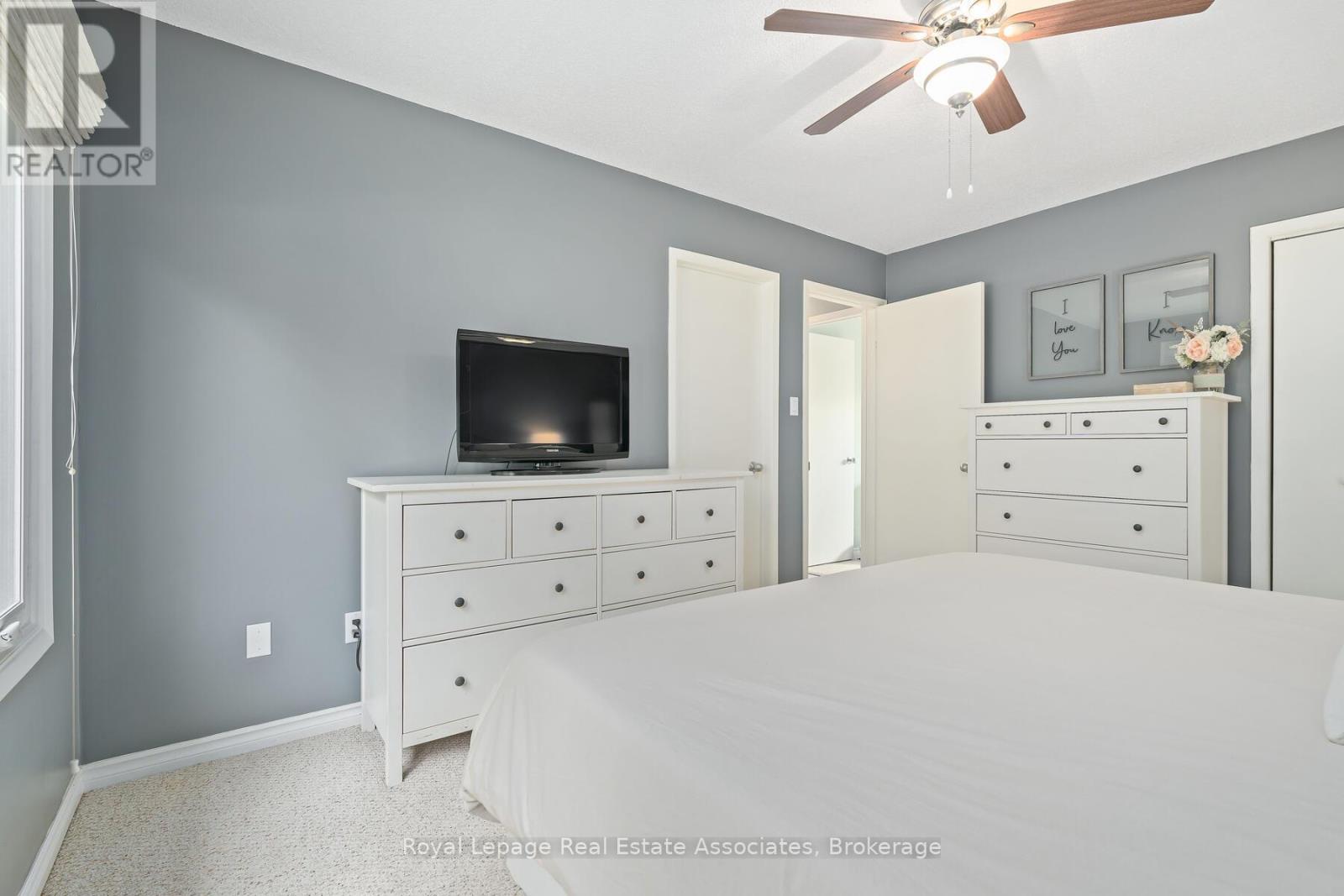 28 Adams Court, Halton Hills (Ac Acton), Ontario  L7J 2V8 - Photo 17 - W12396541