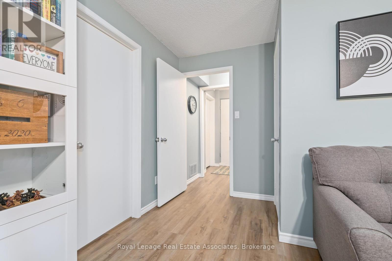 28 Adams Court, Halton Hills (Ac Acton), Ontario  L7J 2V8 - Photo 20 - W12396541