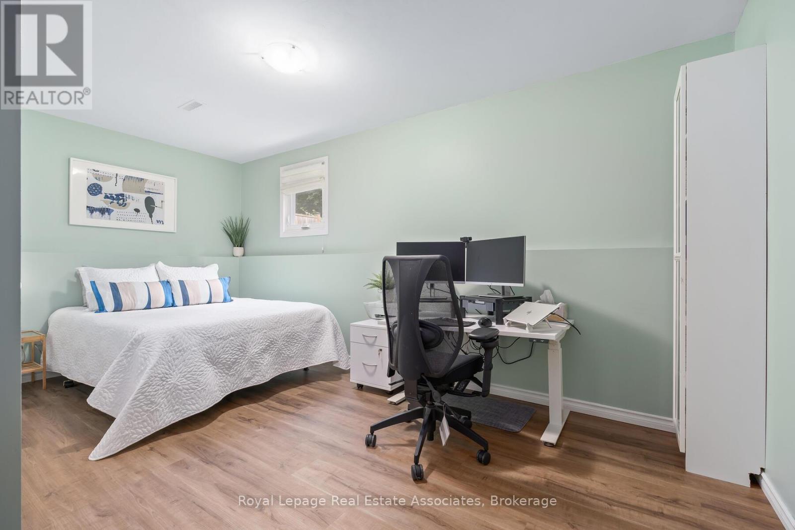 28 Adams Court, Halton Hills (Ac Acton), Ontario  L7J 2V8 - Photo 23 - W12396541