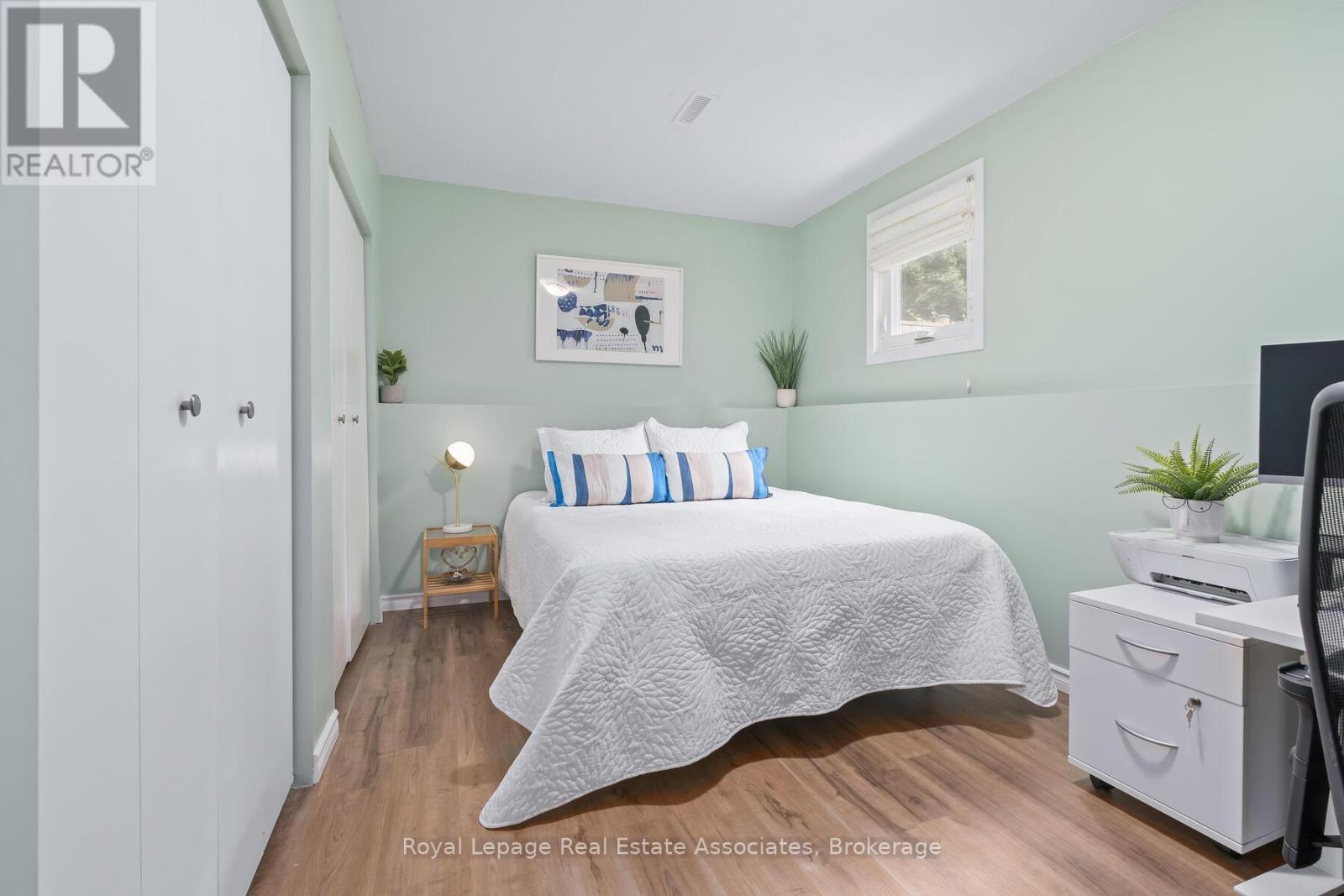 28 Adams Court, Halton Hills (Ac Acton), Ontario  L7J 2V8 - Photo 24 - W12396541