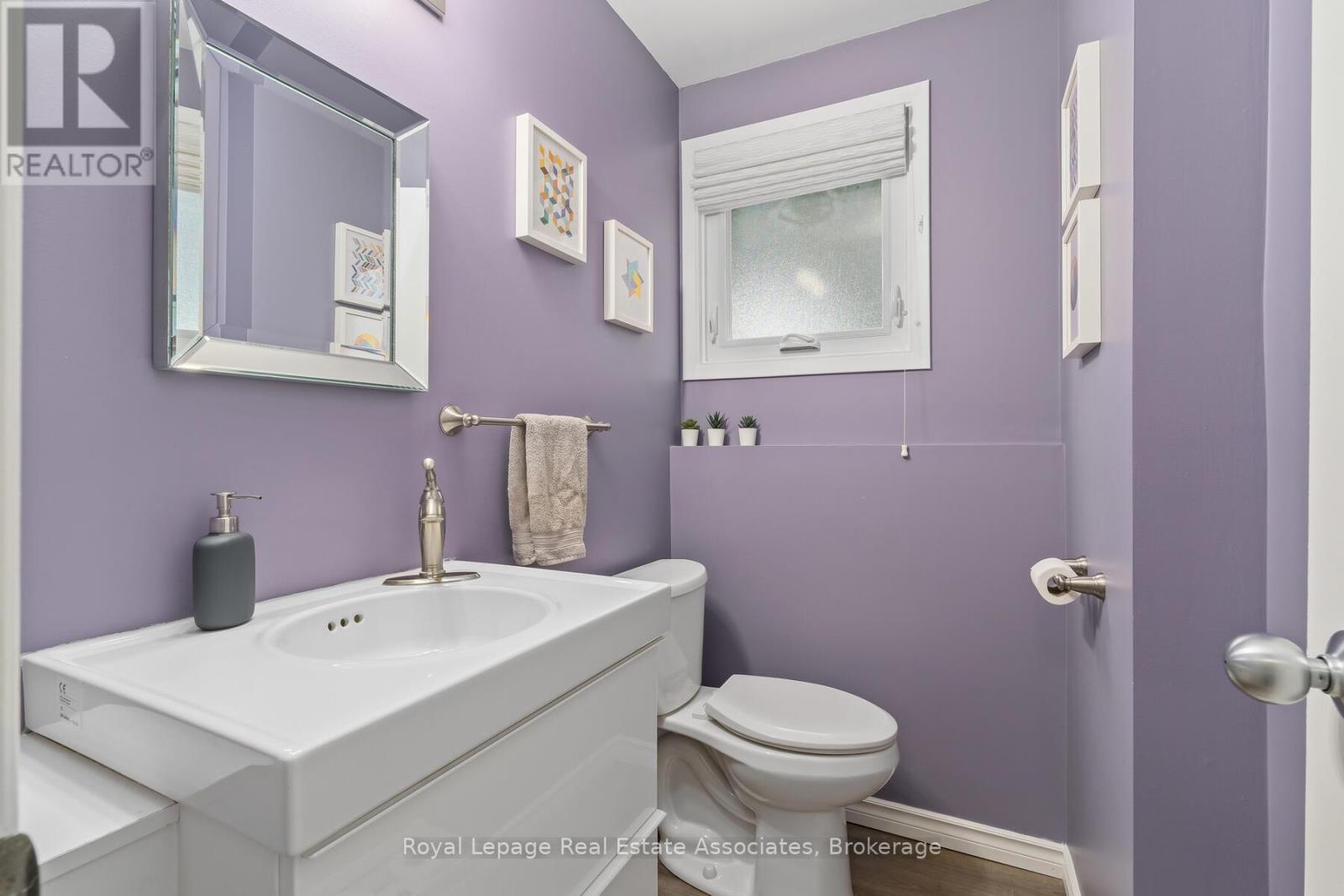 28 Adams Court, Halton Hills (Ac Acton), Ontario  L7J 2V8 - Photo 25 - W12396541