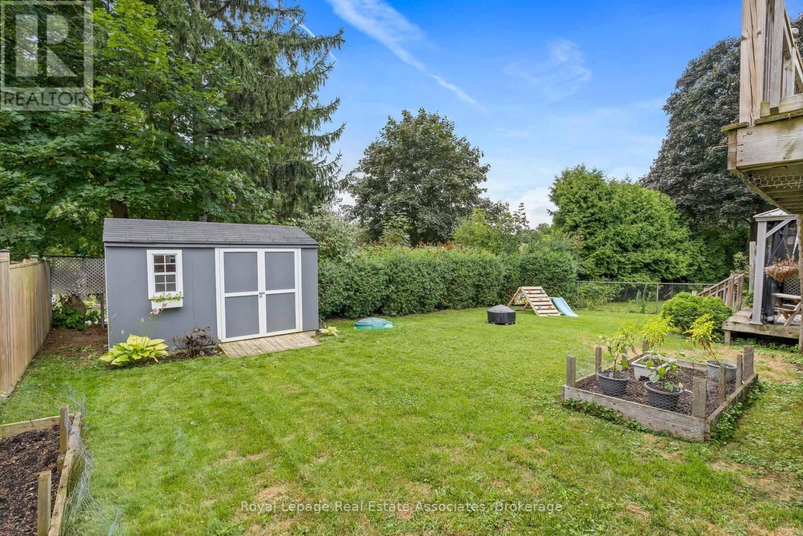 28 Adams Court, Halton Hills (Ac Acton), Ontario  L7J 2V8 - Photo 30 - W12396541