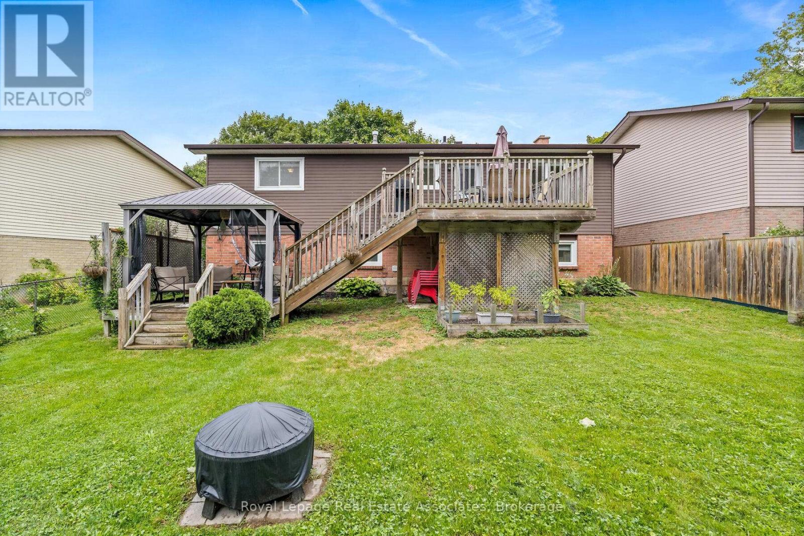 28 Adams Court, Halton Hills (Ac Acton), Ontario  L7J 2V8 - Photo 32 - W12396541