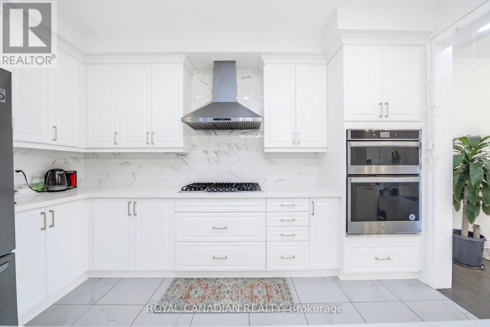 104 Branigan Crescent, Halton Hills (Georgetown), Ontario  L7G 0M8 - Photo 12 - W12400540