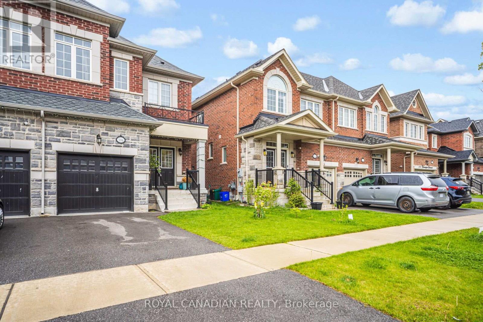 104 Branigan Crescent, Halton Hills (Georgetown), Ontario  L7G 0M8 - Photo 2 - W12400540