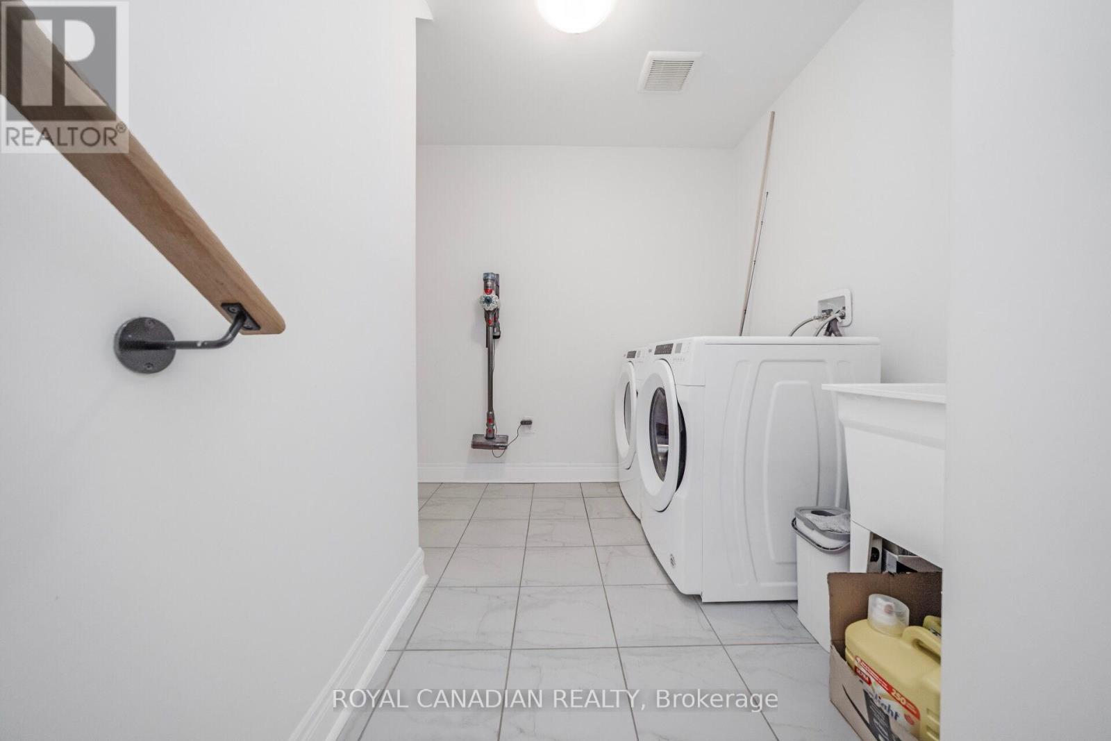 104 Branigan Crescent, Halton Hills (Georgetown), Ontario  L7G 0M8 - Photo 41 - W12400540