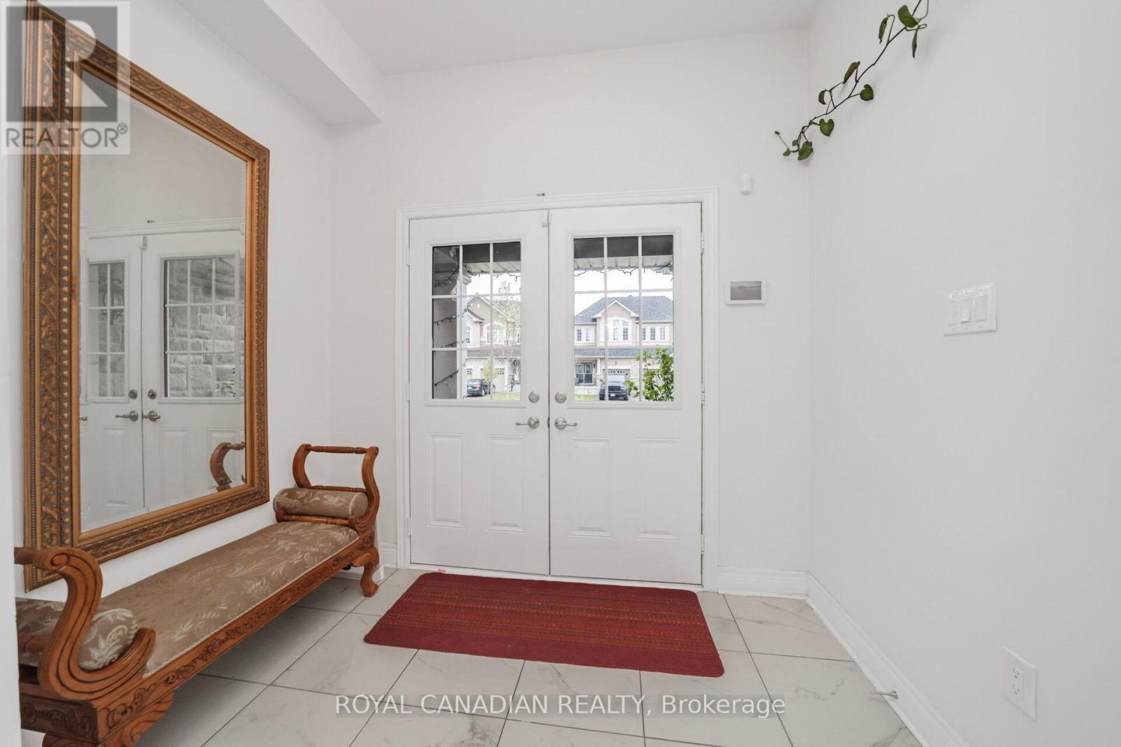 104 Branigan Crescent, Halton Hills (Georgetown), Ontario  L7G 0M8 - Photo 7 - W12400540