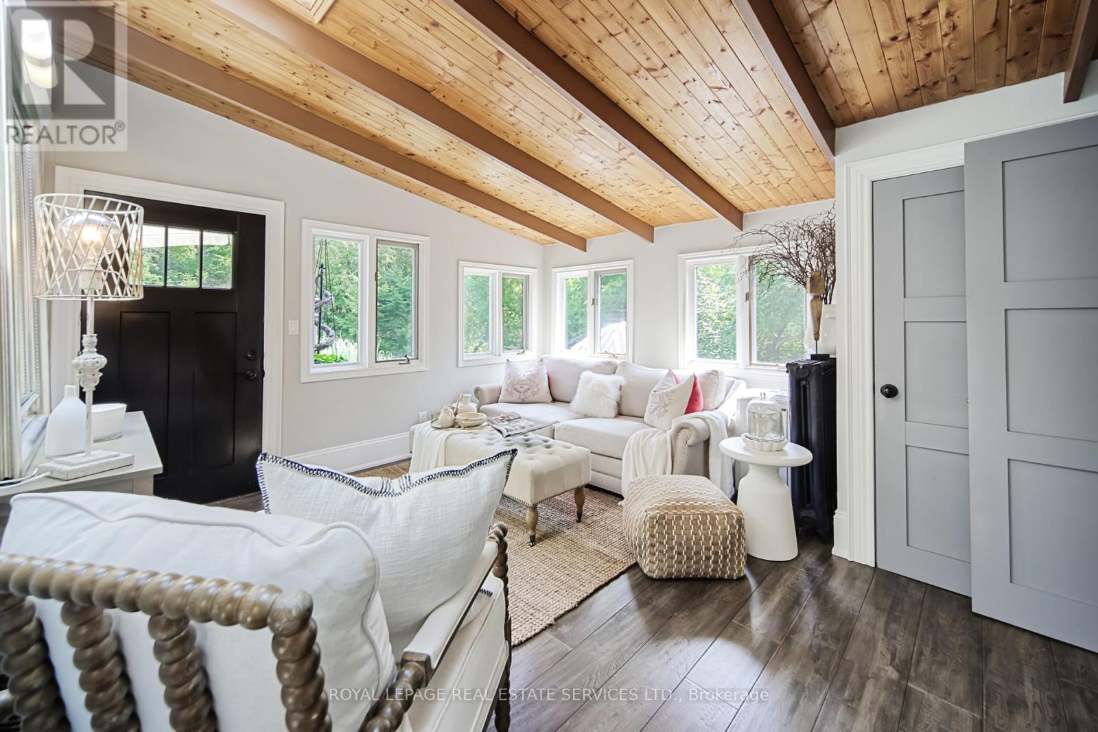 11 Main Street S, Milton (Campbellville), Ontario  L0P 1B0 - Photo 30 - W12403559