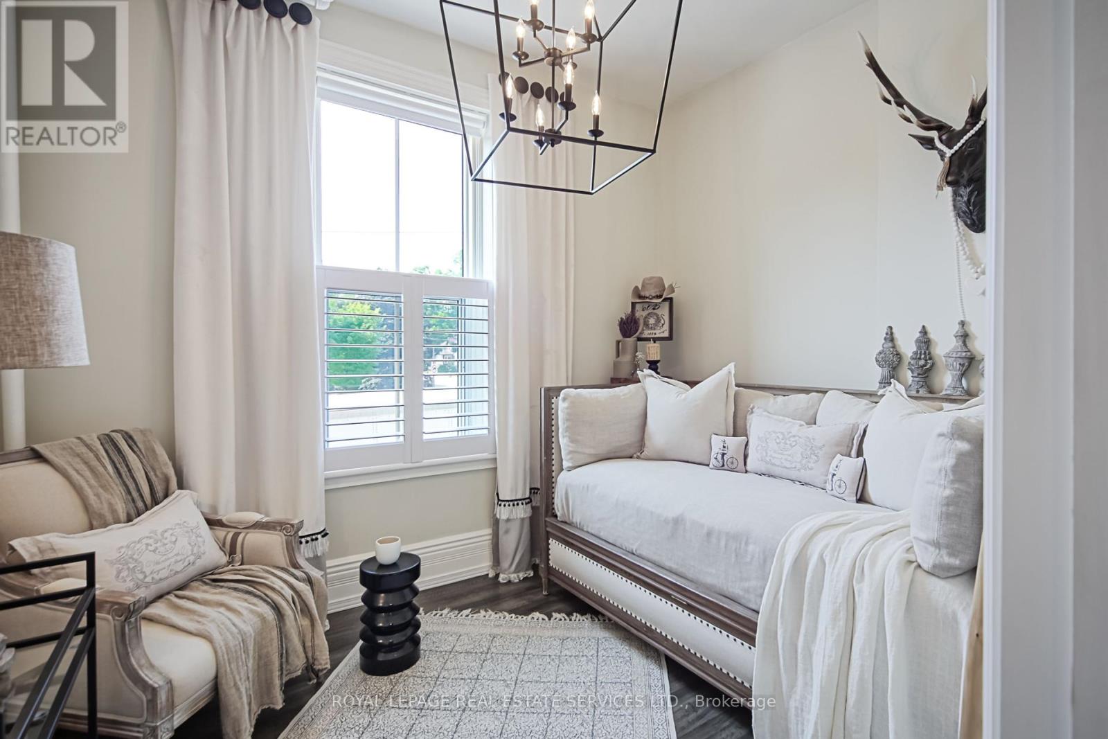 11 Main Street S, Milton (Campbellville), Ontario  L0P 1B0 - Photo 34 - W12403559